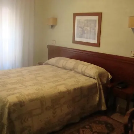 Avenida Centro 招待所 3*